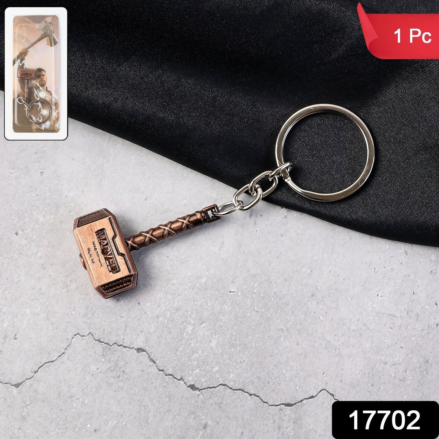 Close-up view of zinc alloy hammer design keychain