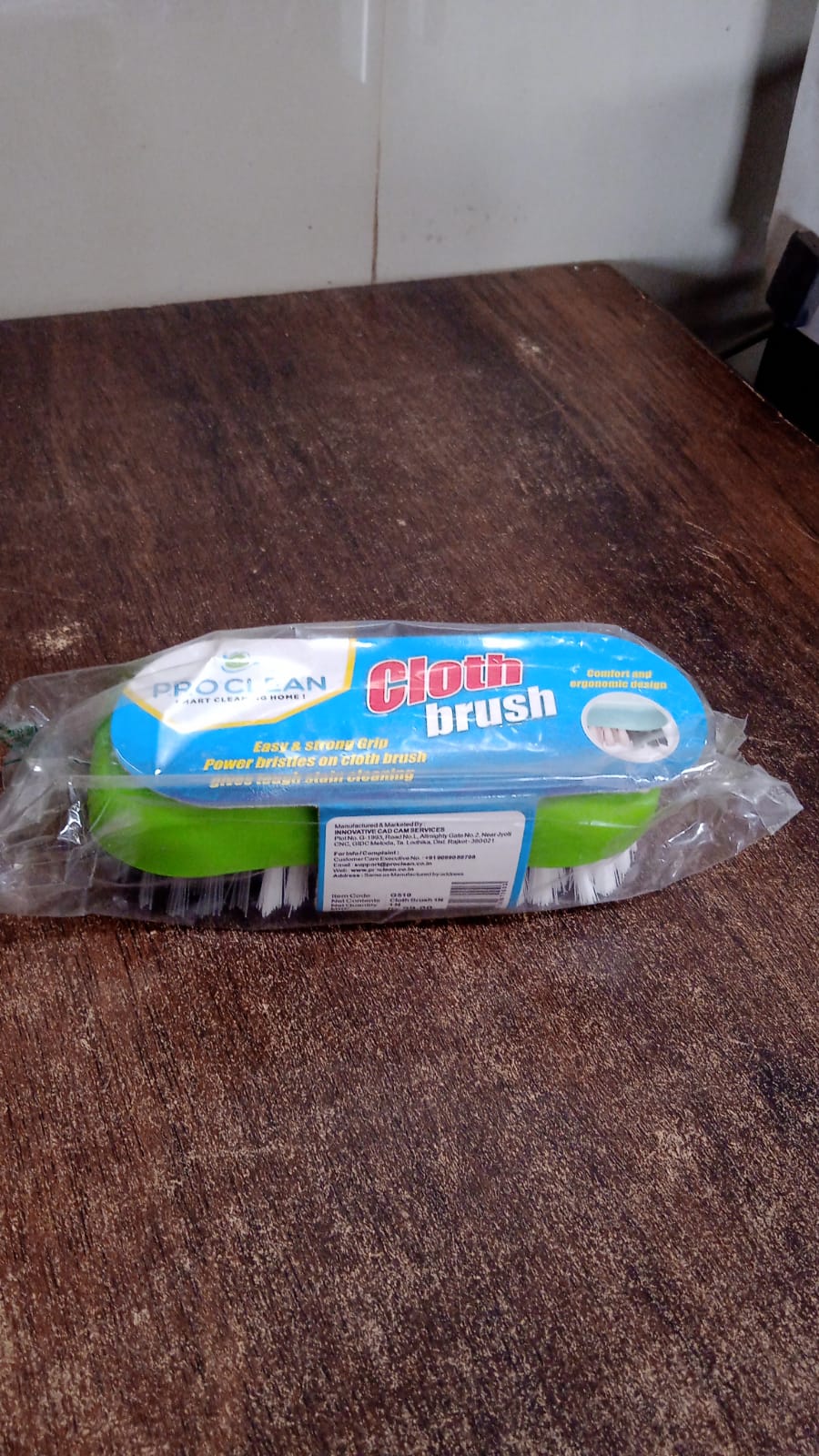 Durable multi-surface cleaning brush with non-slip handle