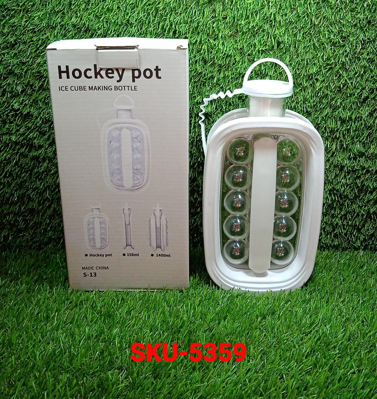 The multi-use Foldable Ice Tray shown in both its compact folded and open states.