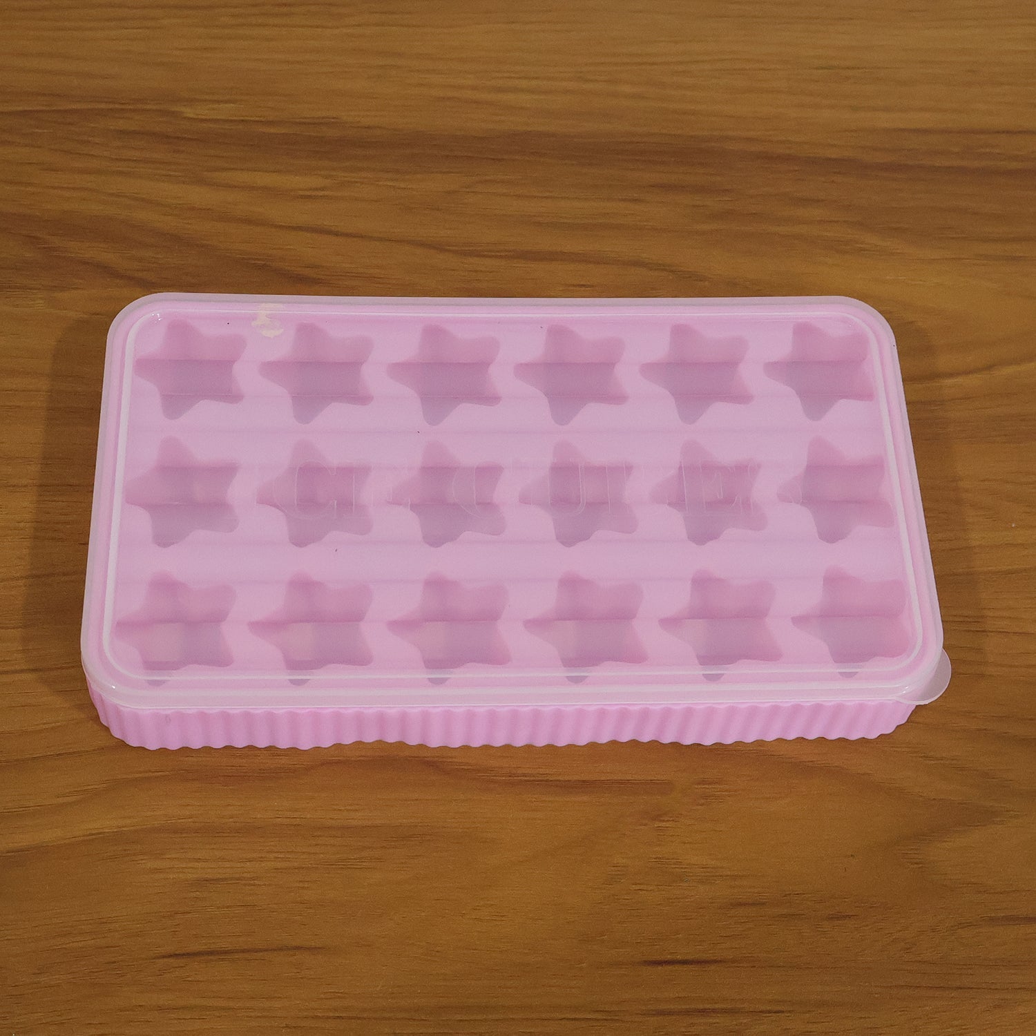 novelty star-shaped ice tray for beverages and treats