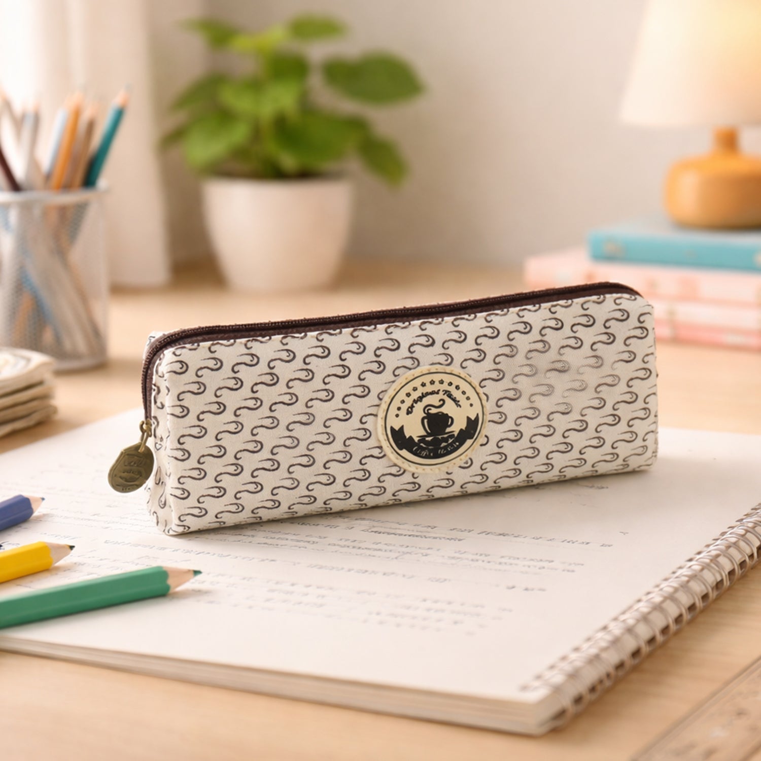 Lightweight, portable stationery pouch for everyday use