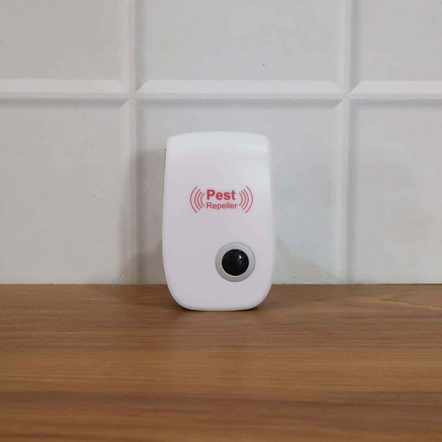 Anti-mosquito ultrasonic plug device for home pest control